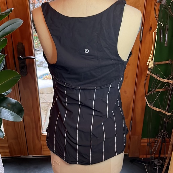 Lululemon super soft tank. Vertical grey flattering stripes. Size 10/12 - Picture 2 of 7